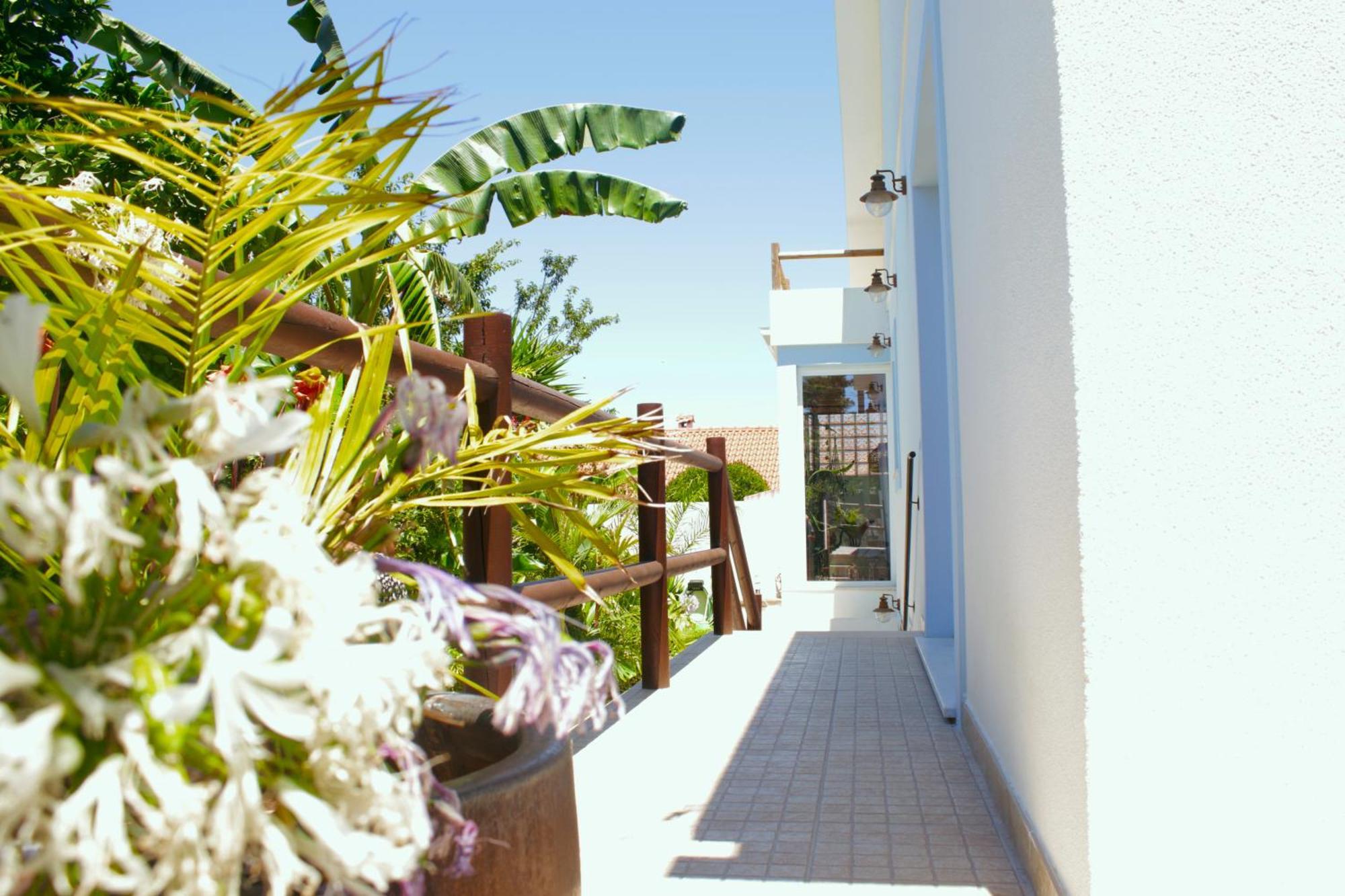 Vila Vale Guest House - Surf & Yoga Charneca  Exterior photo